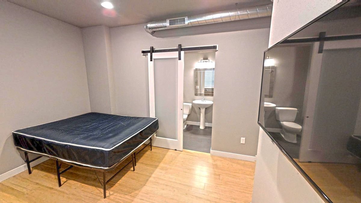 Bedroom 1 bath 2
