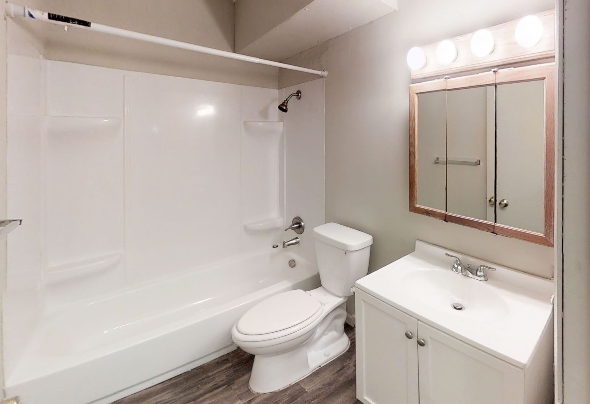 Welcome-To-211-E-Clark-12-Bathroom