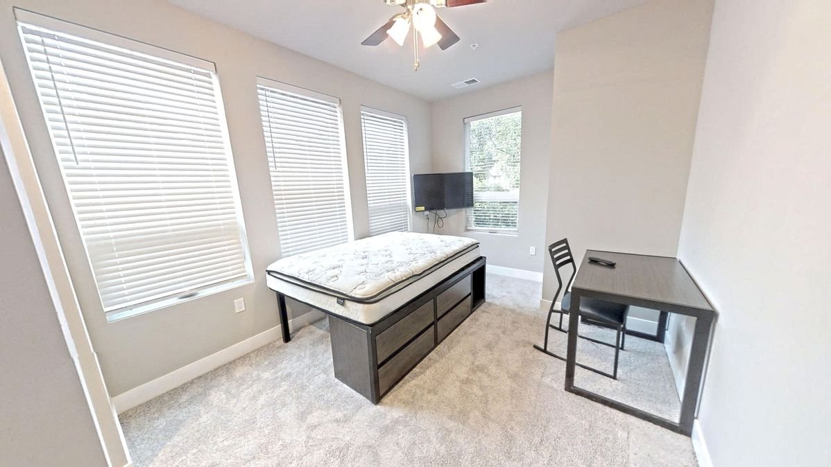 Bedroom 2-1