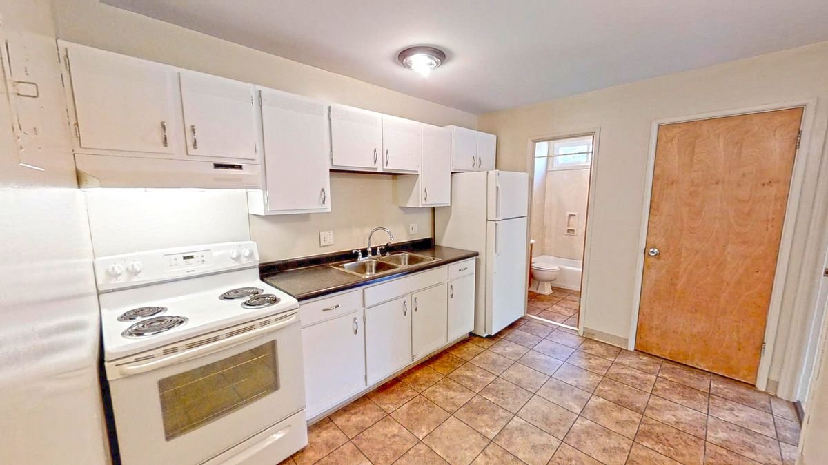 Kitchen 1