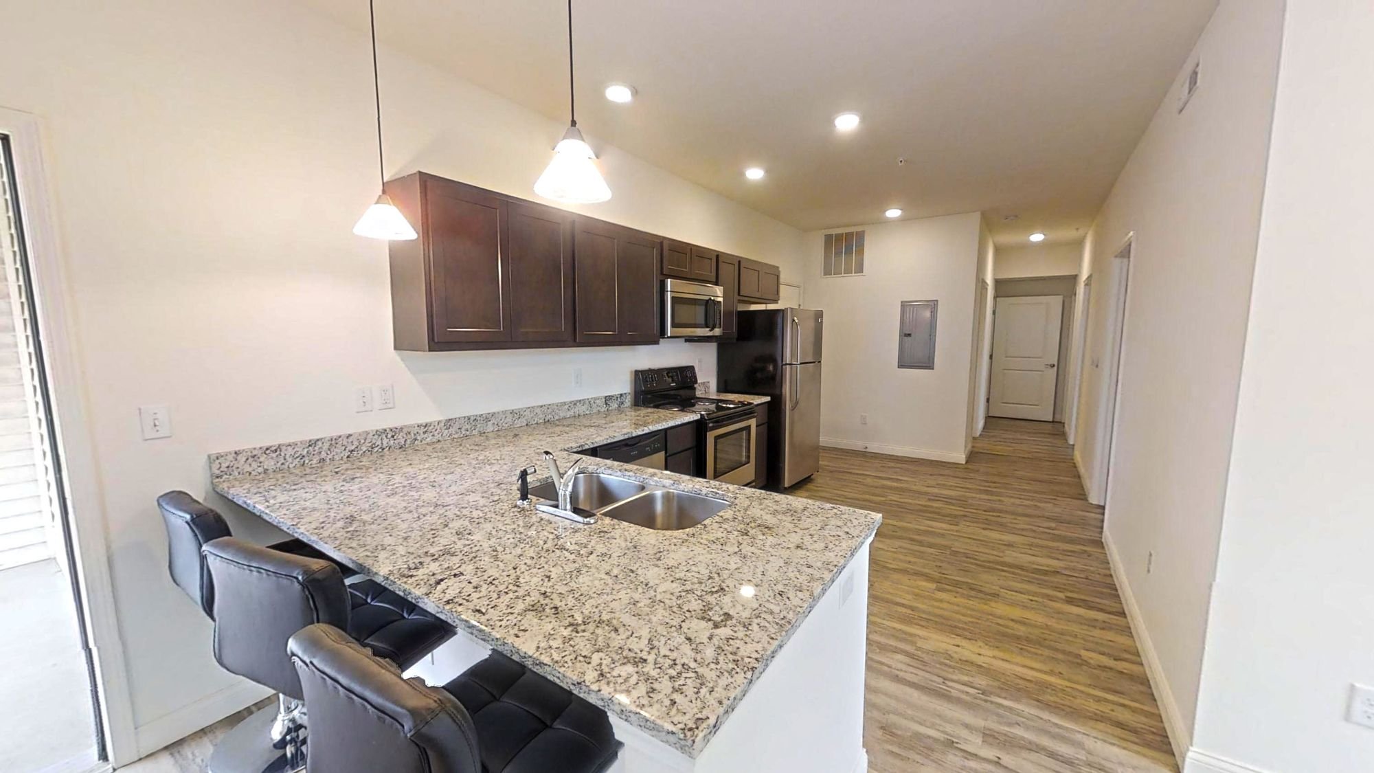 Kitchen 1-1