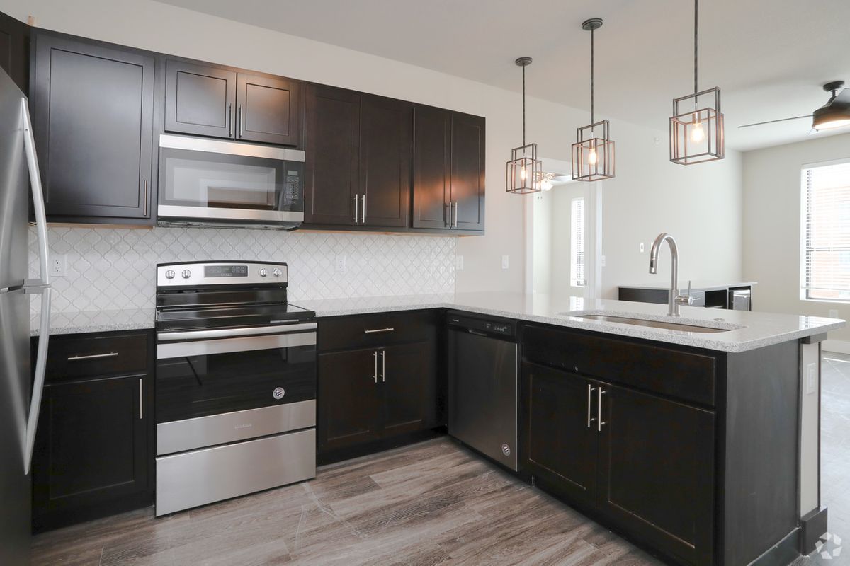 fields-south---price-slash---champaign-il-3-br-2-ba---kitchen