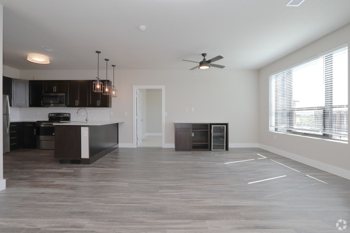 fields-south---price-slash---champaign-il-3-br-2-ba---living-room