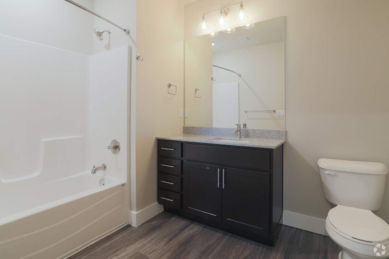 fields-south---price-slash---champaign-il-2-br-2-ba---bathroom