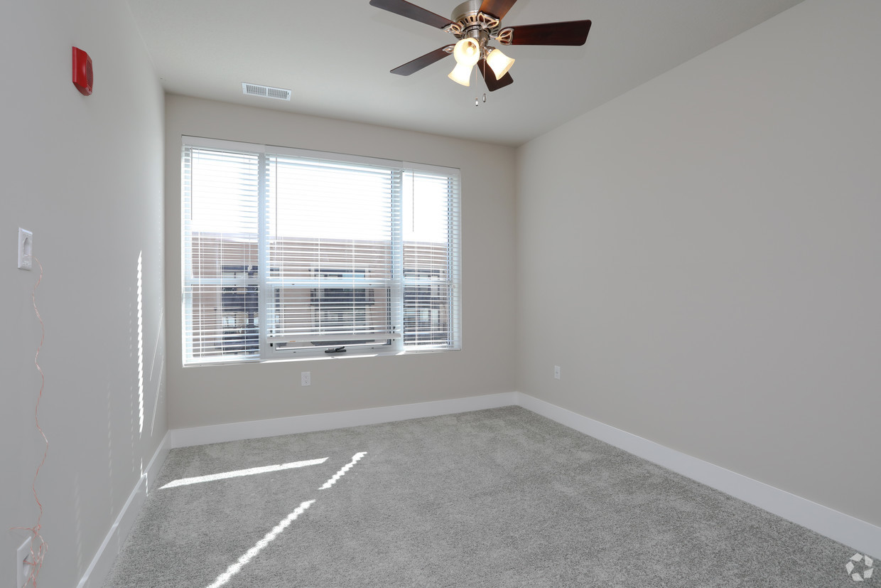 fields-south---price-slash---champaign-il-2-br-2-ba---bedroom