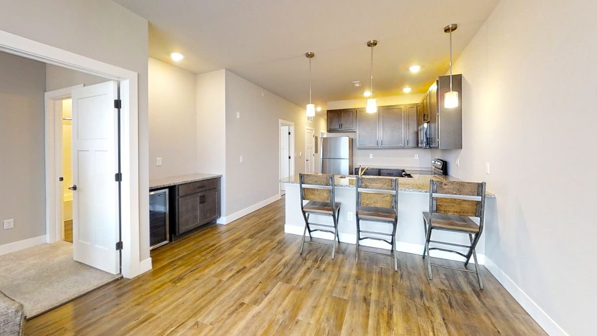 55-E-Green-St-606-Kitchen