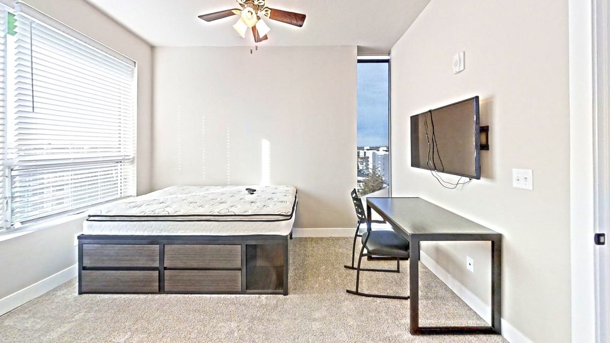 55-E-Green-St-705-Bedroom