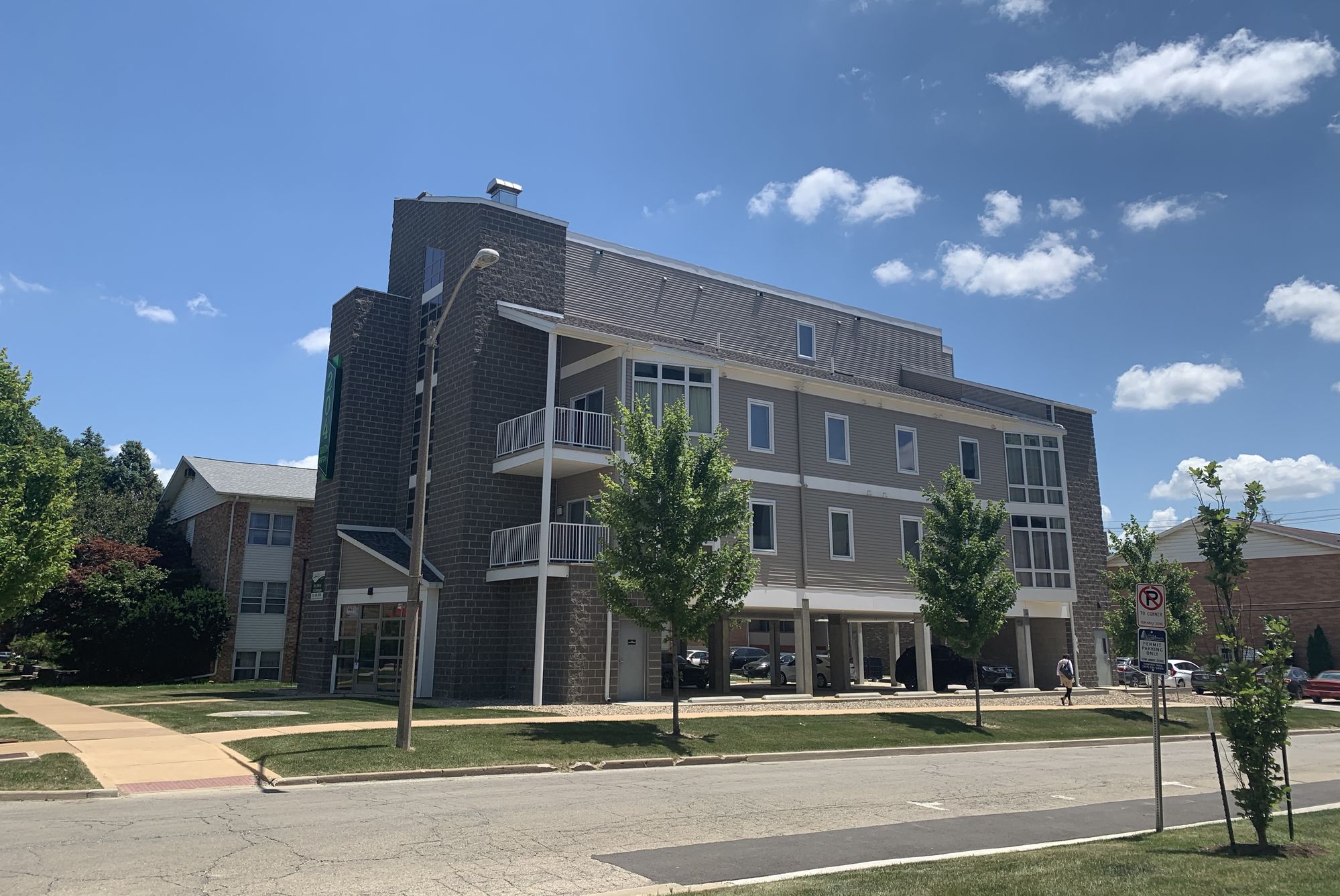 exterior 4_crop_1000_669