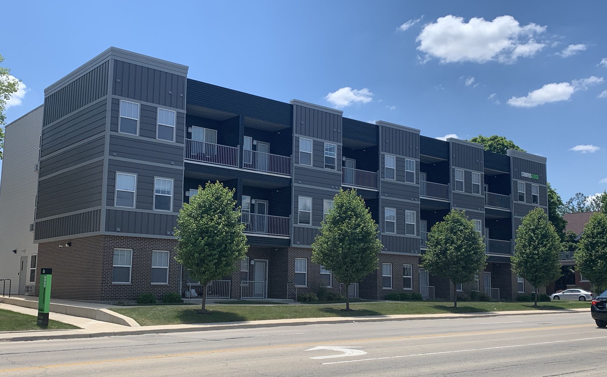 exterior 2_crop_1000_621
