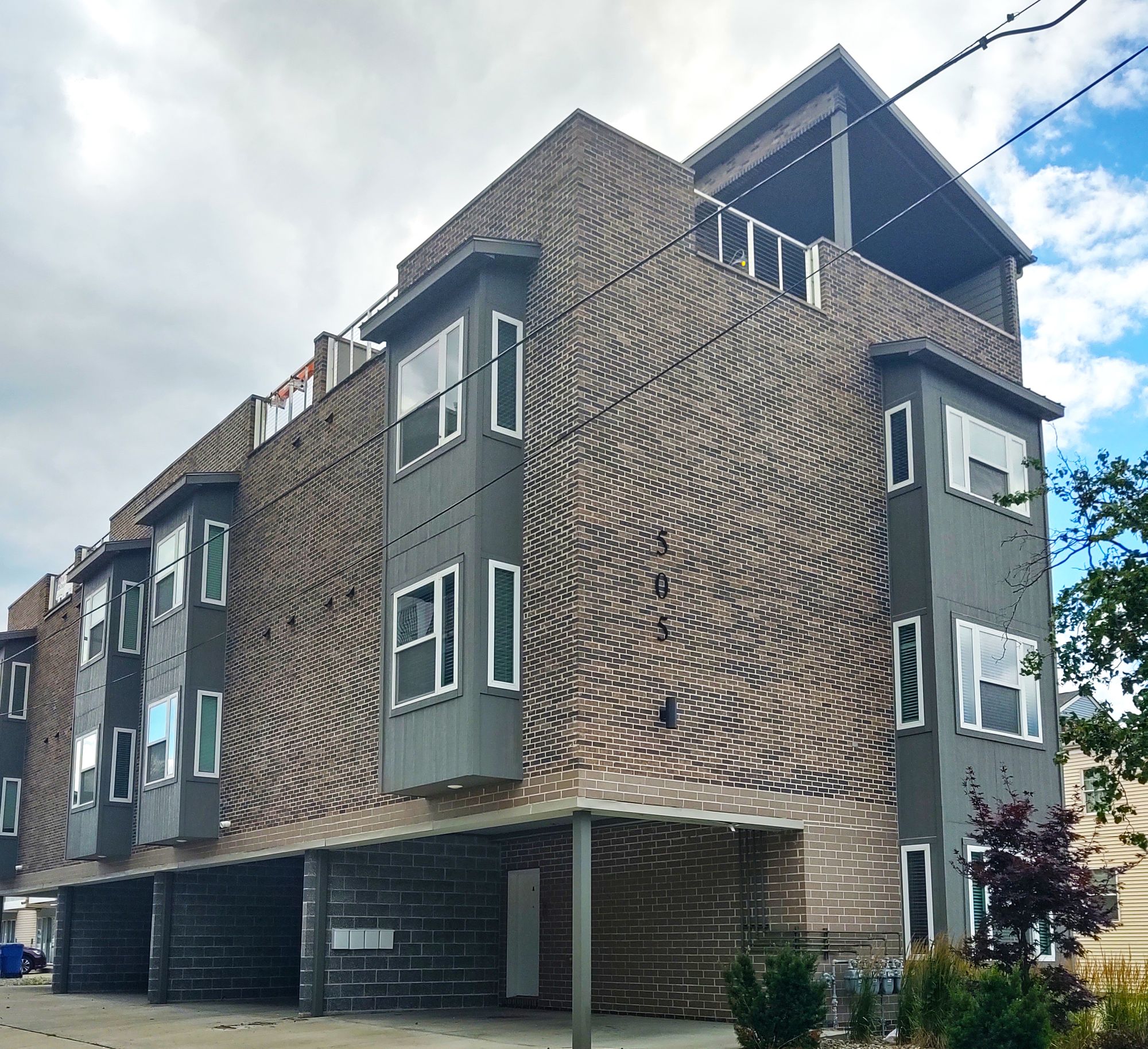 Exterior 2_crop_822_751