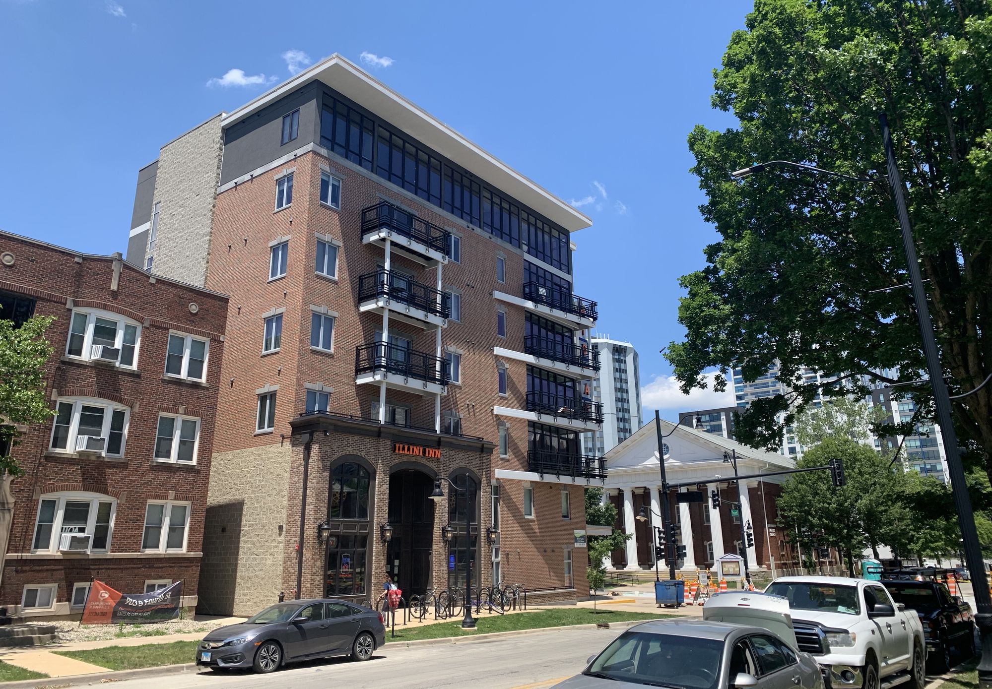 exterior 5_crop_1000_695