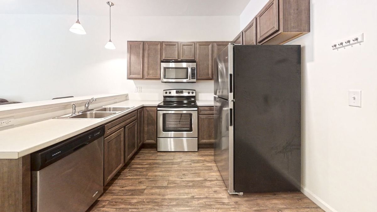 Welcome-To-509-S-Elm-201-Kitchen 1
