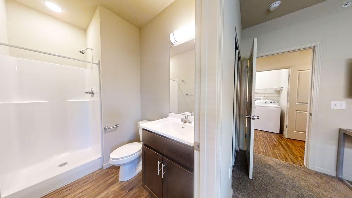 Bedroom Suite Bath