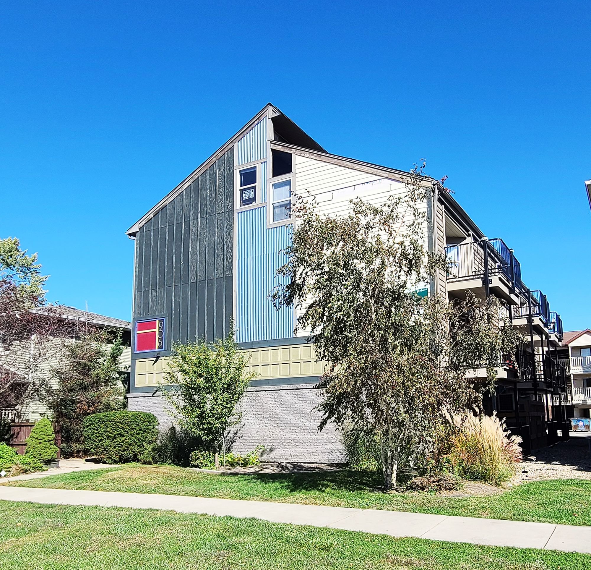 906 S Locust Ext 2