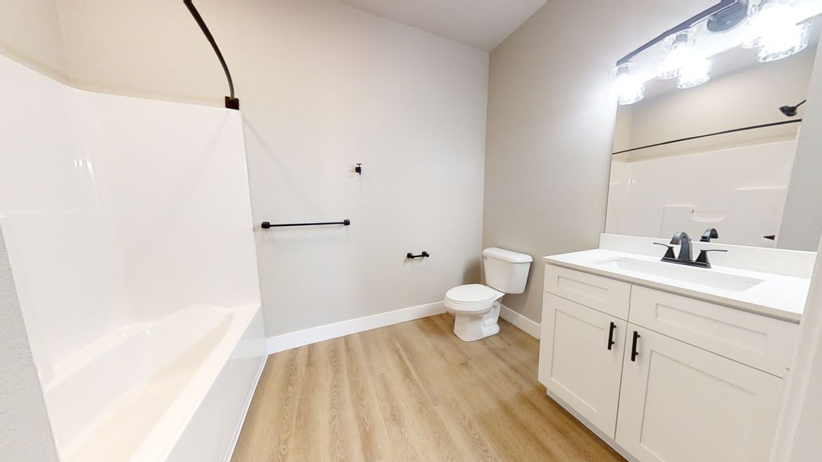 Bedroom 4 bath