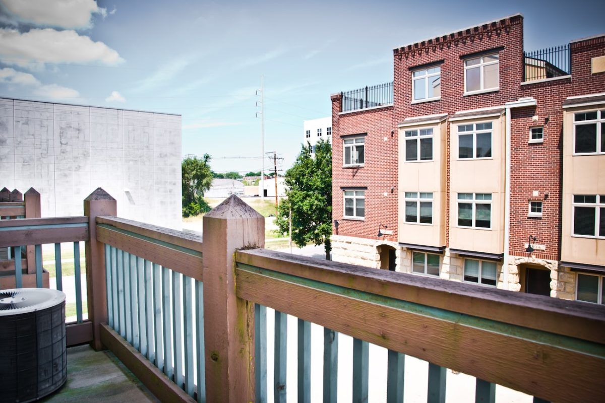 balcony