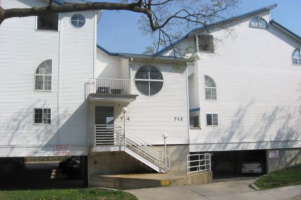 714 w elm