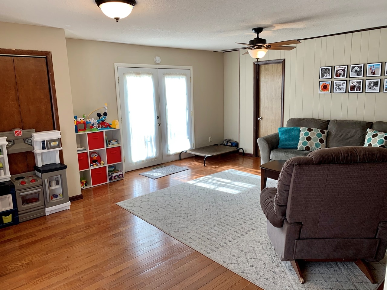 607-breen-family-room-french-doors