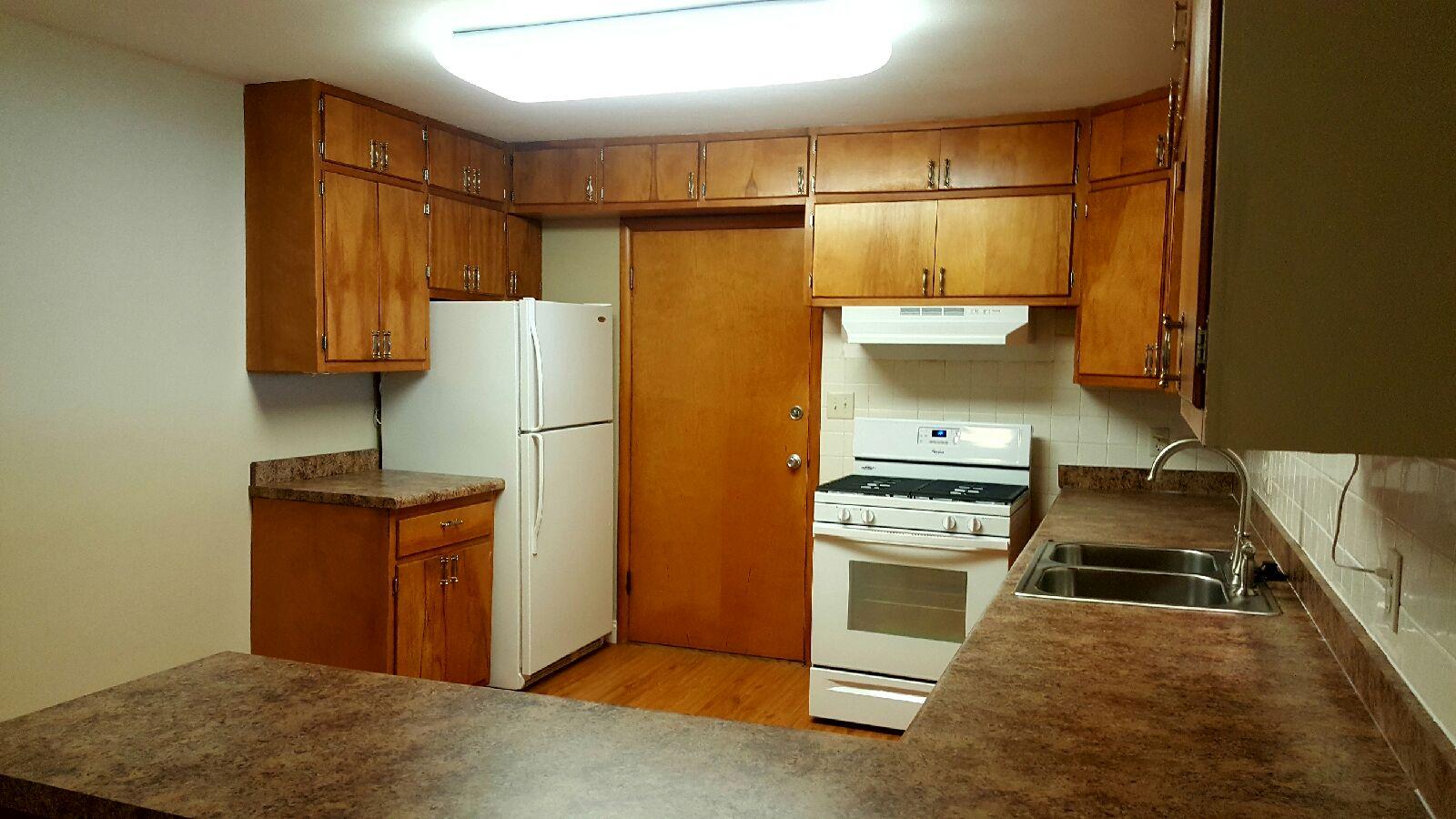 511-breen-kitchen-refrigerator
