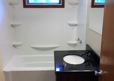 Breen-808-Bathroom-400x284