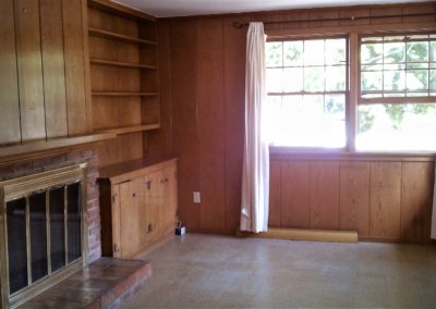 304-S.-Mattis-Family-Room-400x284