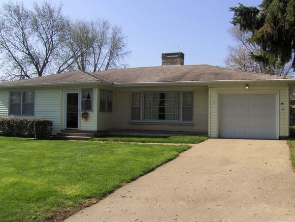 611-Breen-Front-Exterior-1060x798