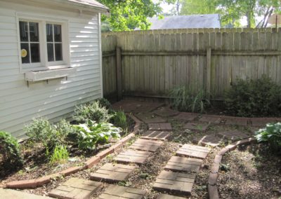 1001-S.-Pine-Courtyard-400x284