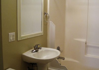 1001-S.-Pine-Bathroom-400x284