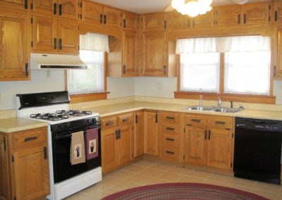 1001-S.-Pine-Kitchen-400x284