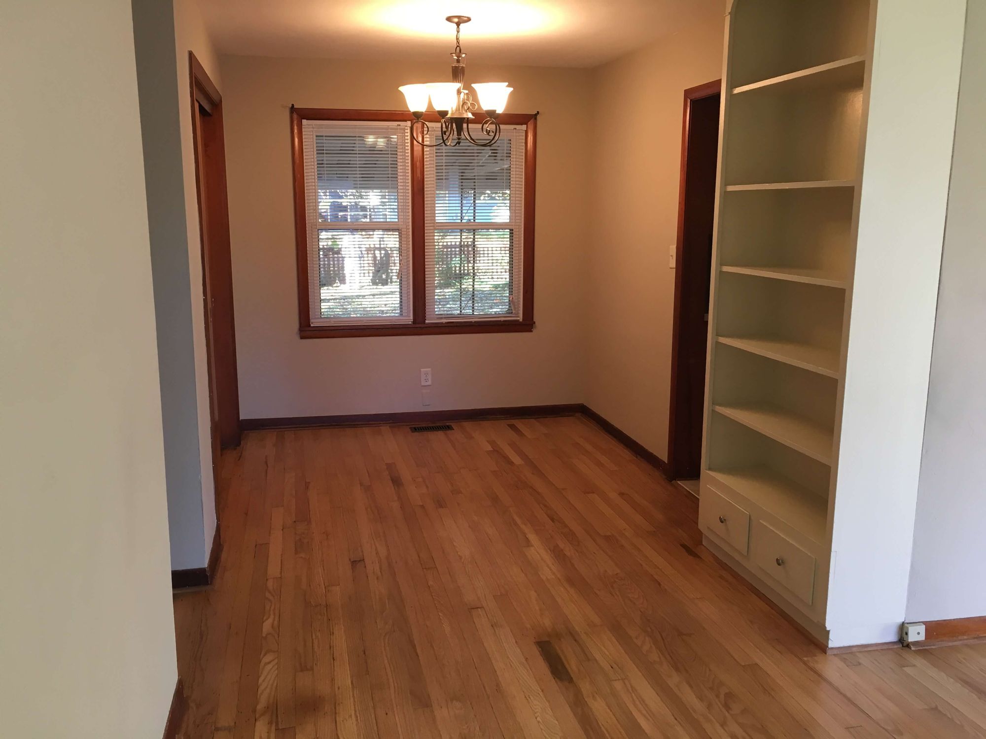 1415-Cambridge-Dining-Area