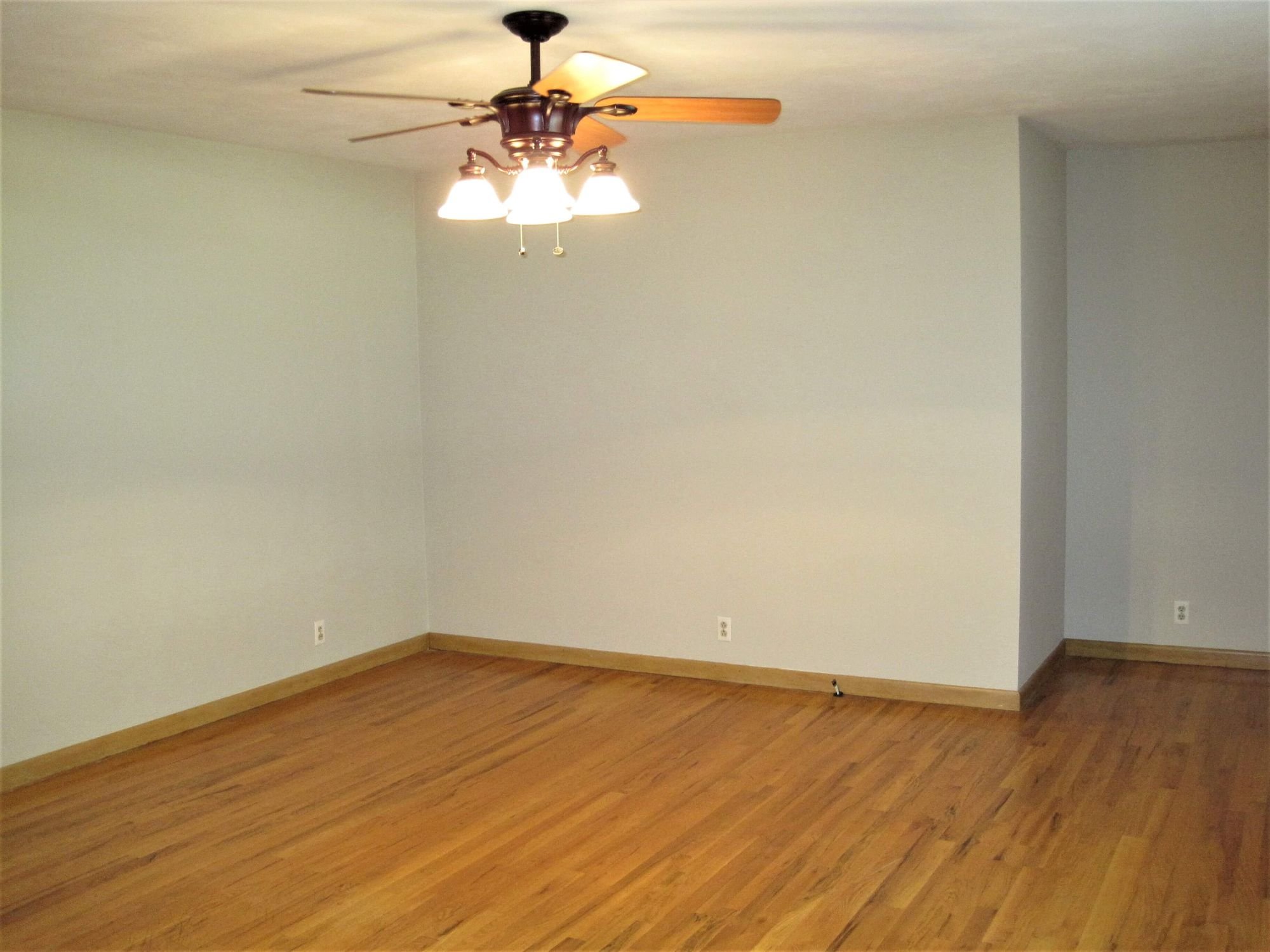 1107-Broadmoor-Living-Room
