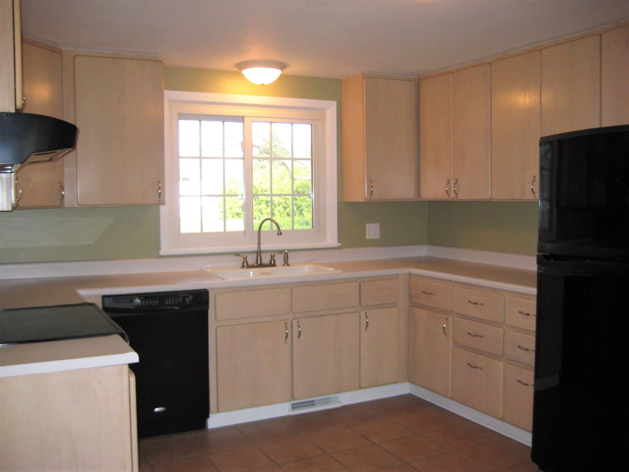 804-S.-Westlawn-Kitchen