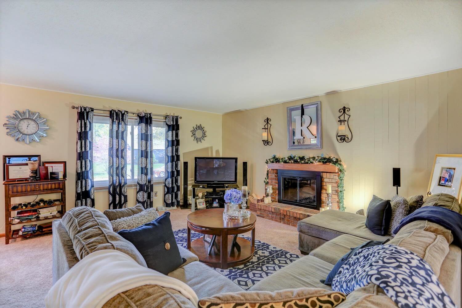 Sadler-1809-Living-Room-Windows
