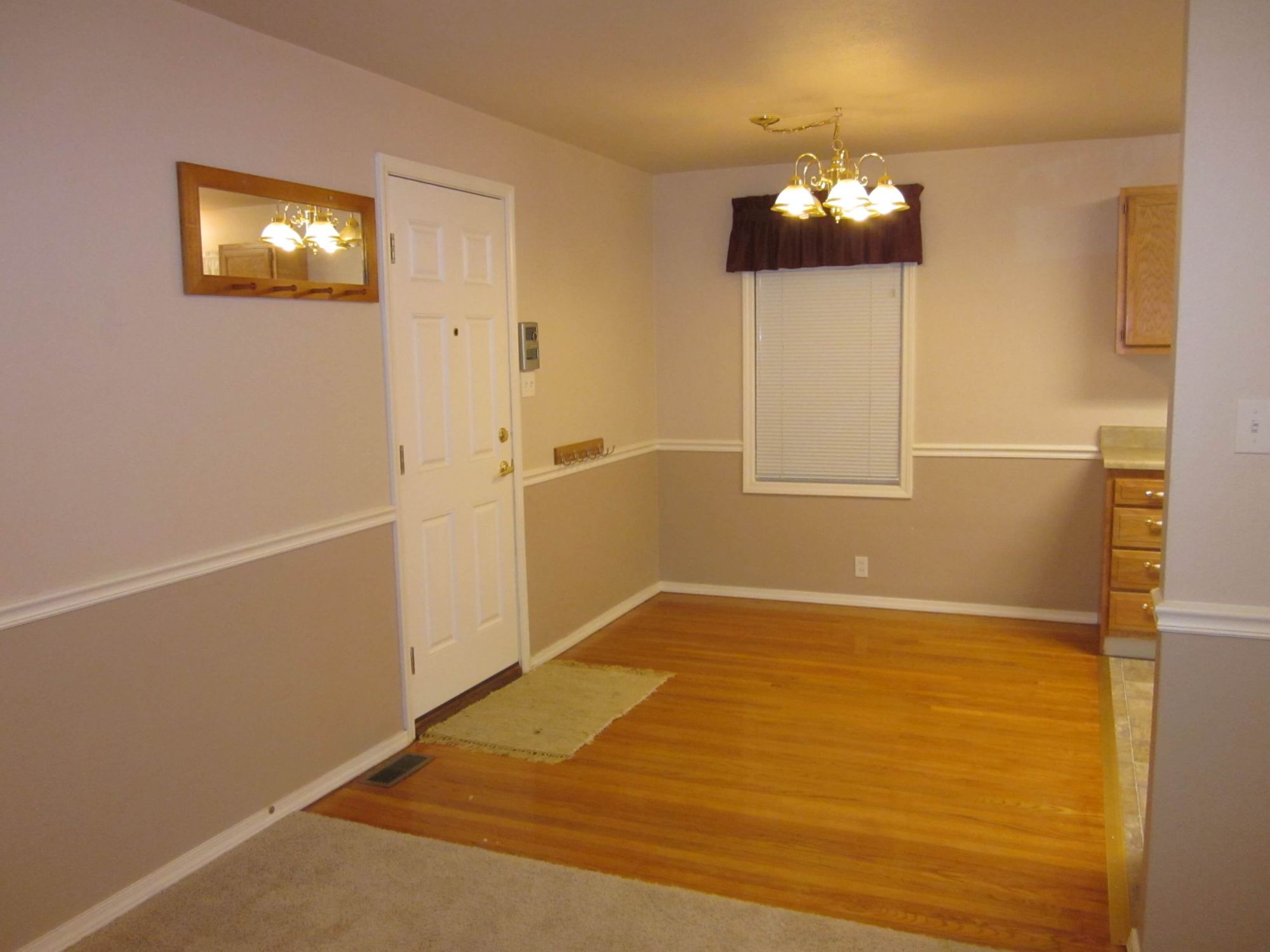 617-Richard-Dining-Area