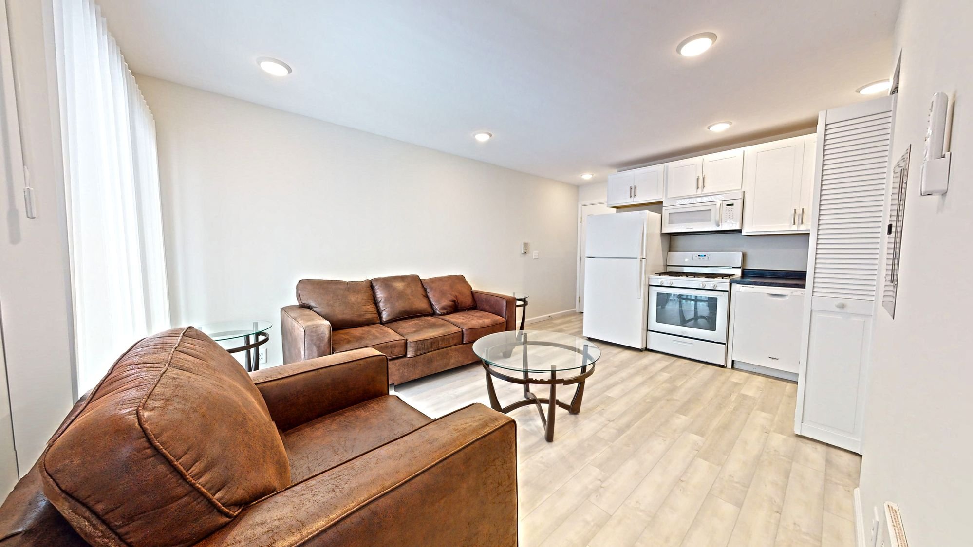 909-South-Locust-Street-05222022_193352