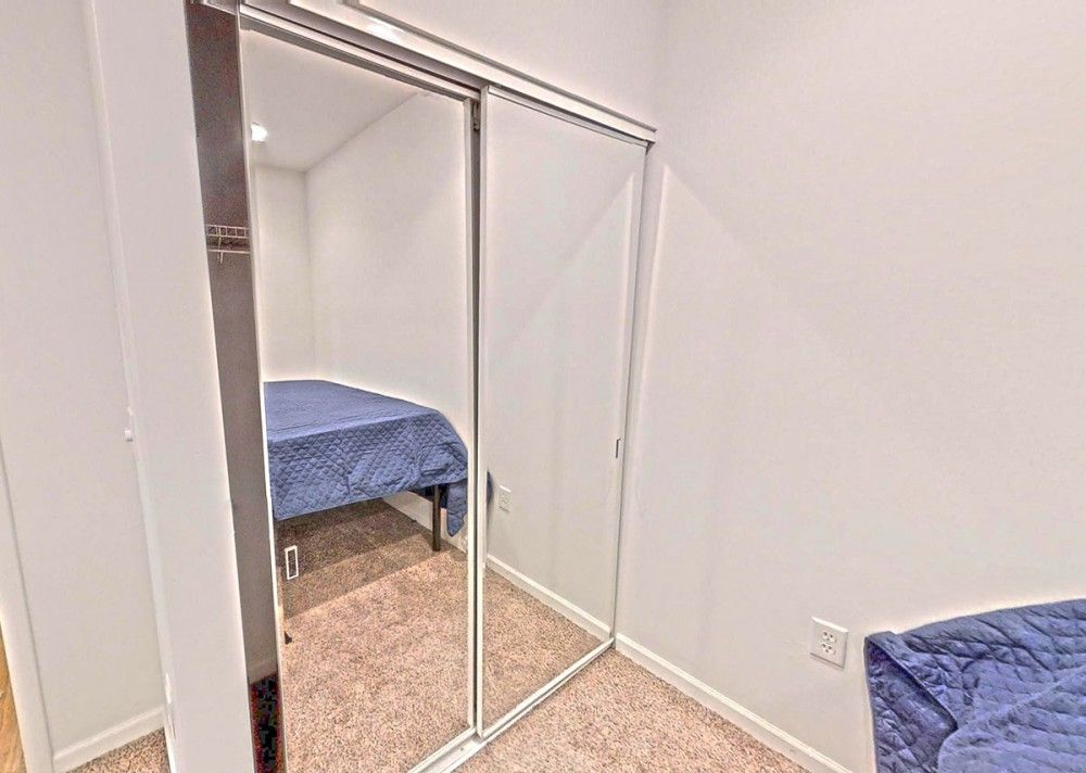 2 bed bed 2 closet
