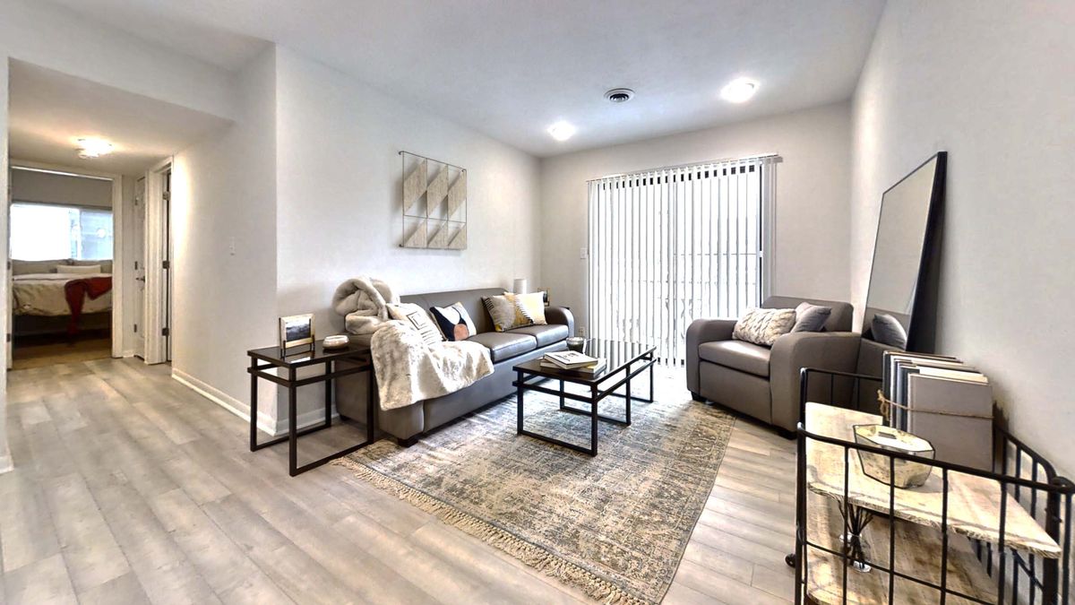 505-S-Fourth-St-101-Living-Room