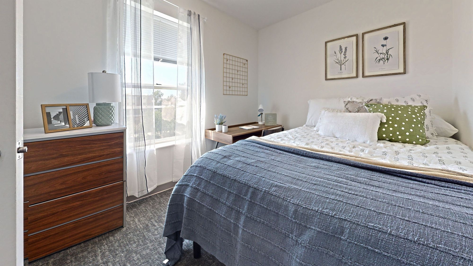 907-Third-St-Model-501-Bedroom1