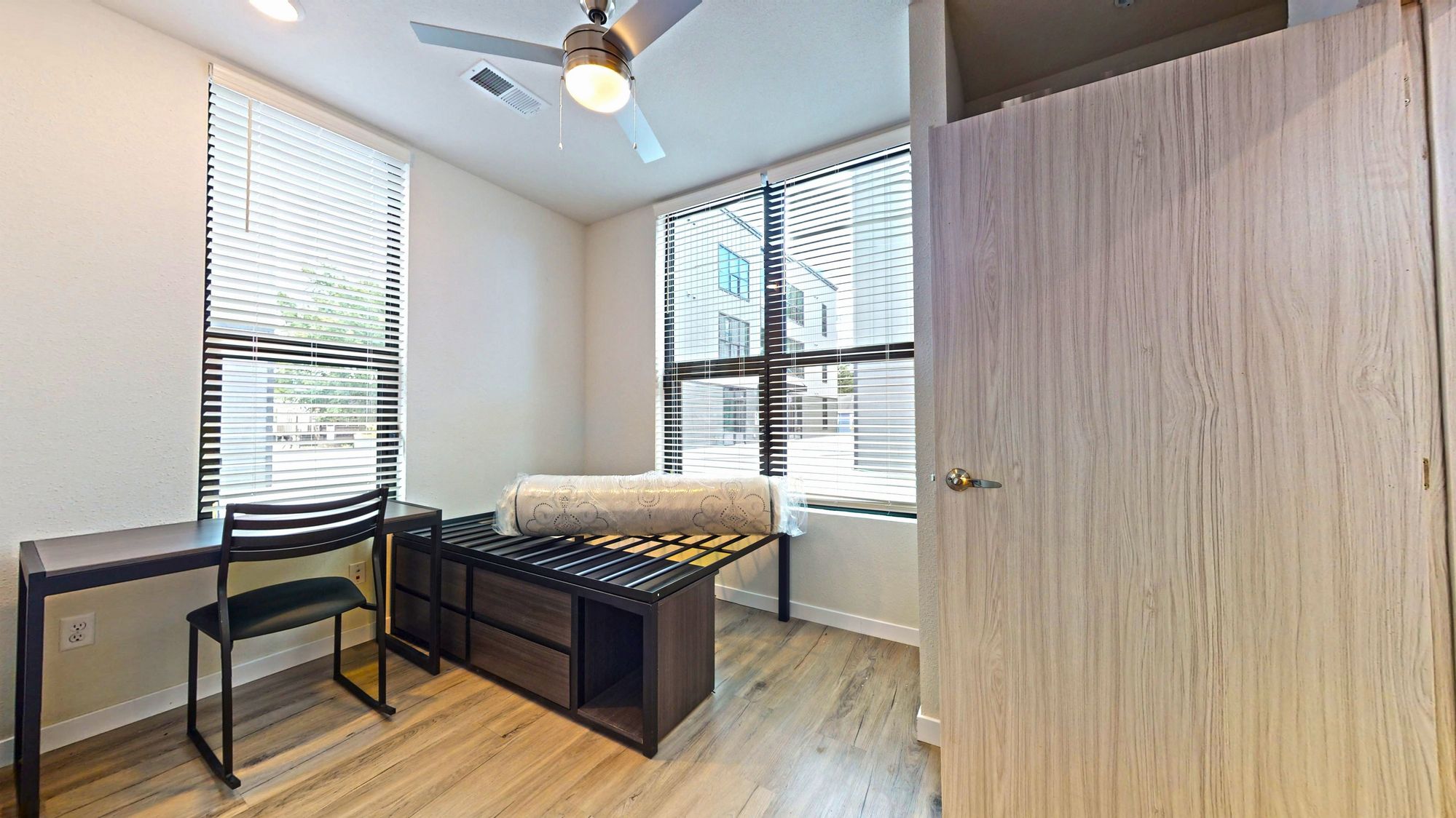 609-S-Randolph-St-105-07302022_125138