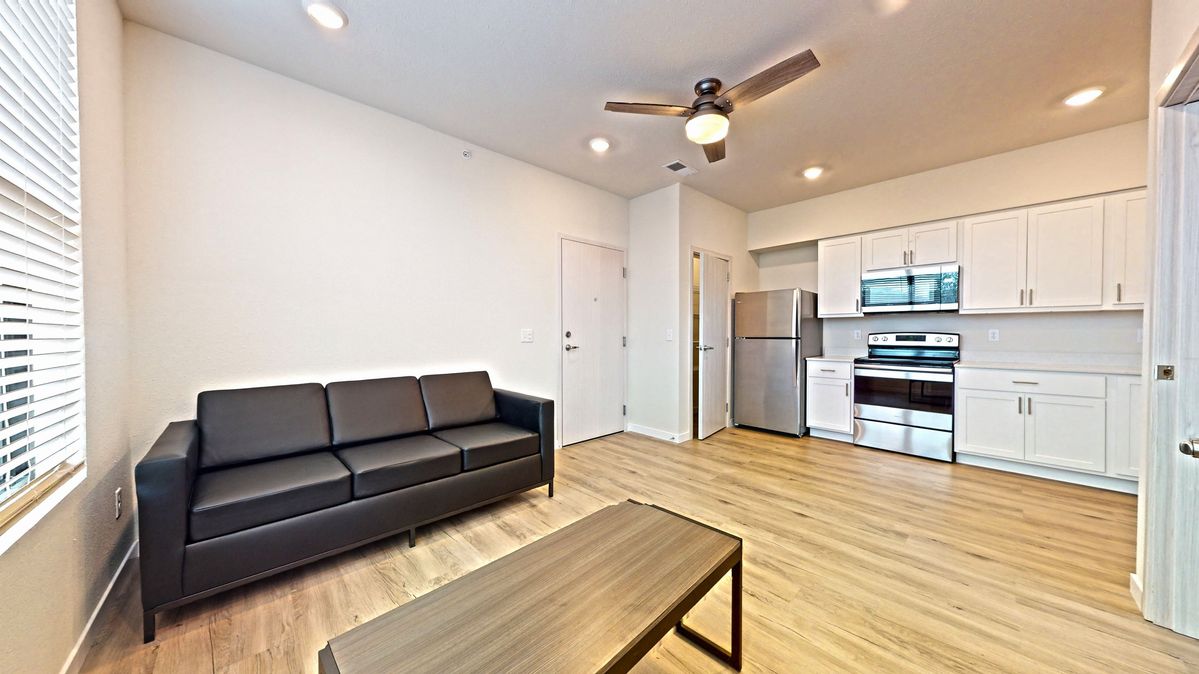 609-S-Randolph-St-306-07302022_125416