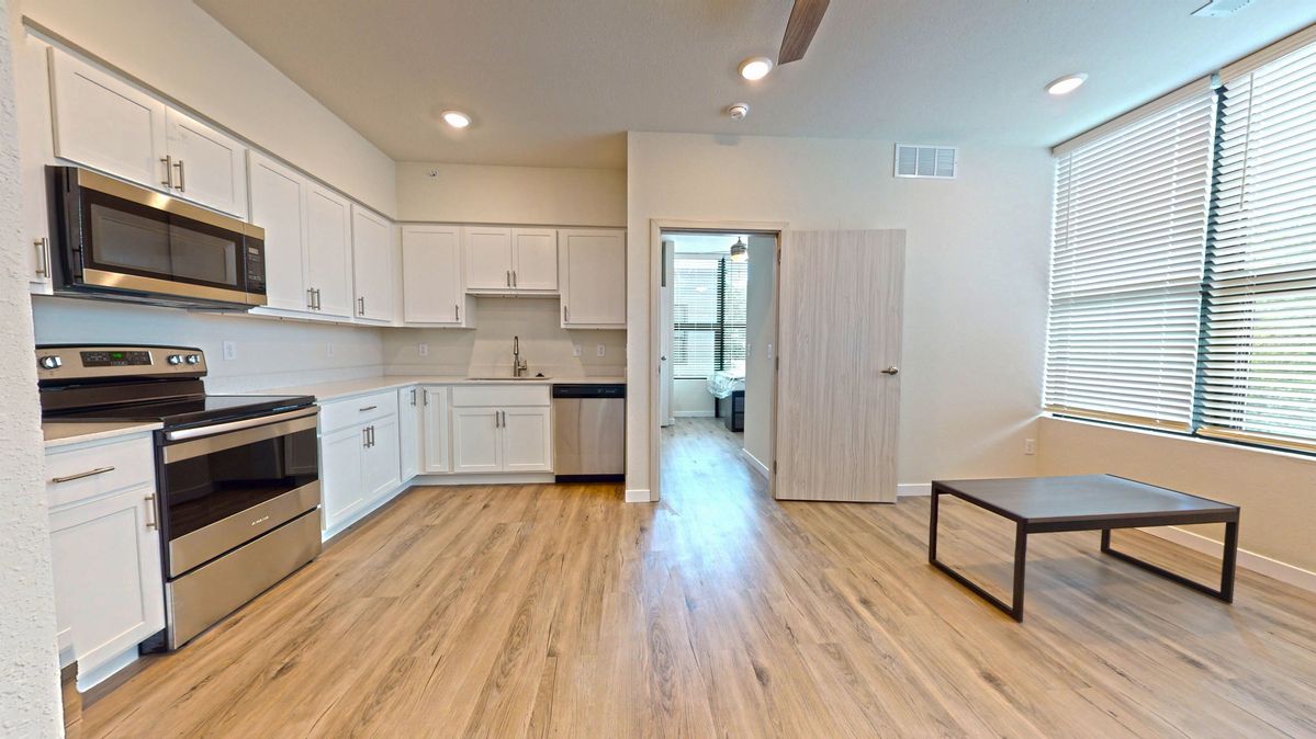 609-S-Randolph-St-306-07302022_125427