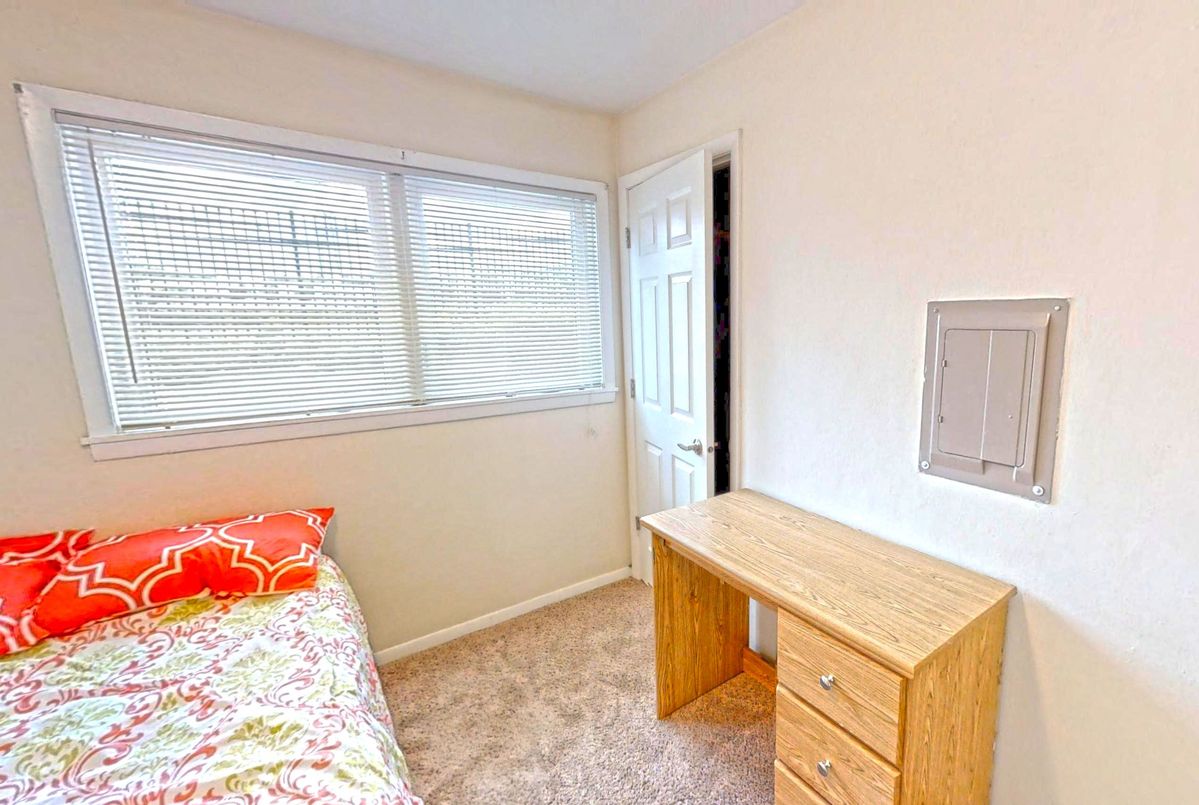 Bedroom 2 Closet