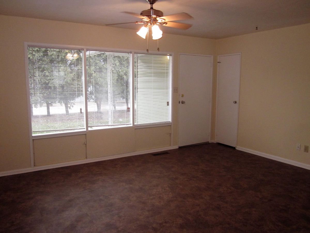 1401-Hollycrest-Living-Room