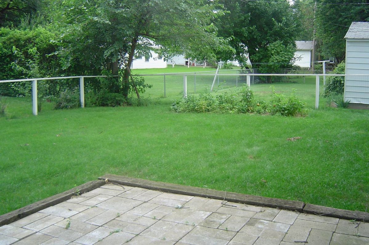 1401-Hollycrest-Backyard