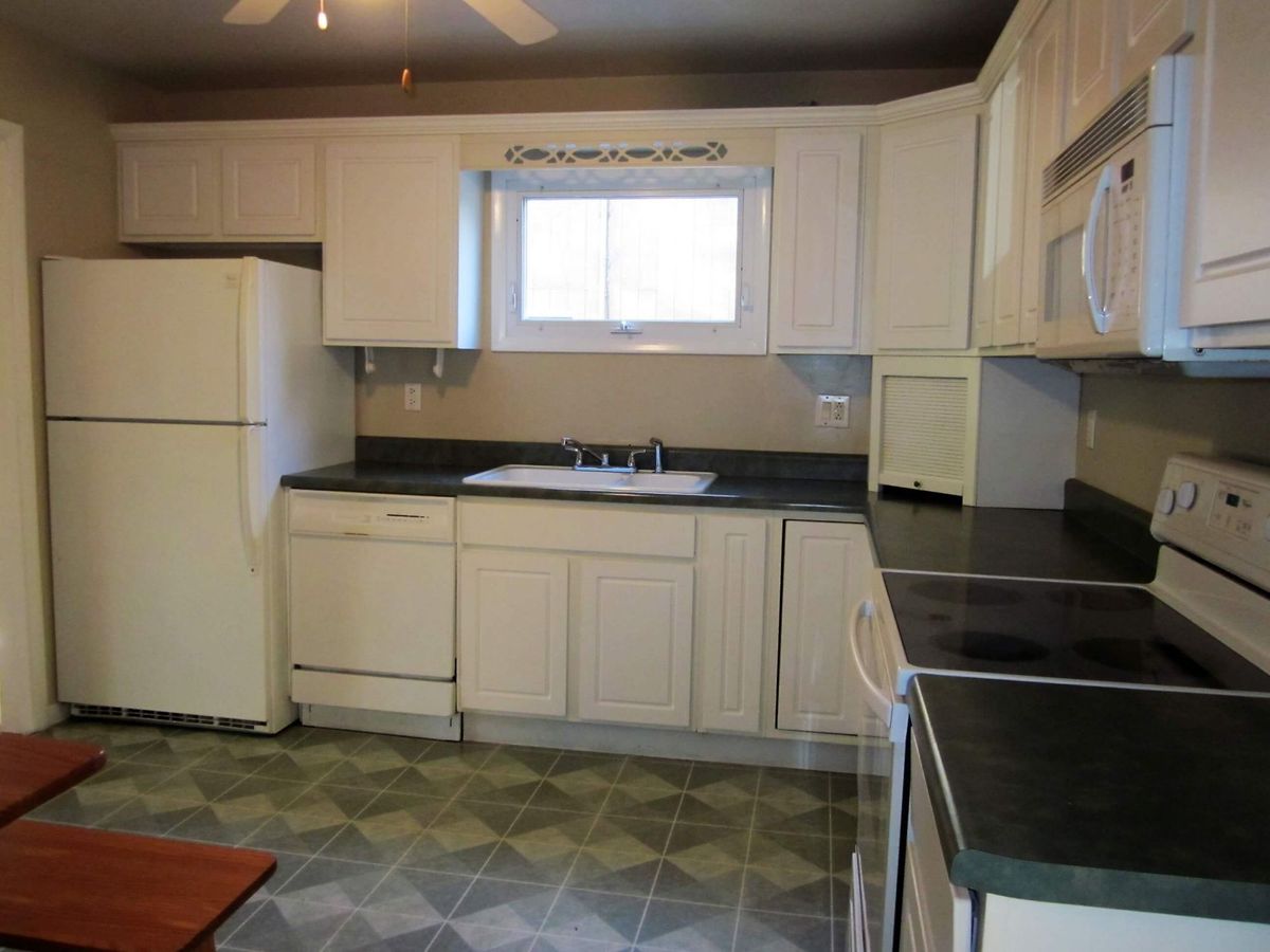 1808-Park-Haven-Kitchen-Refrigerator 1