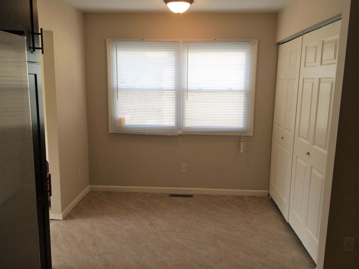1811-Sadler-Dining-Area 1