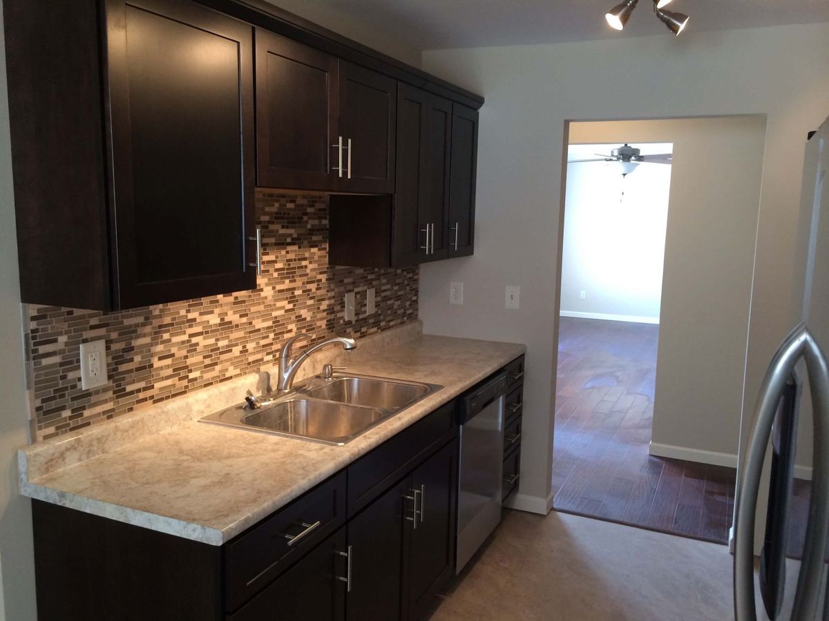 1811-Sadler-Kitchen-Sink-Side 1