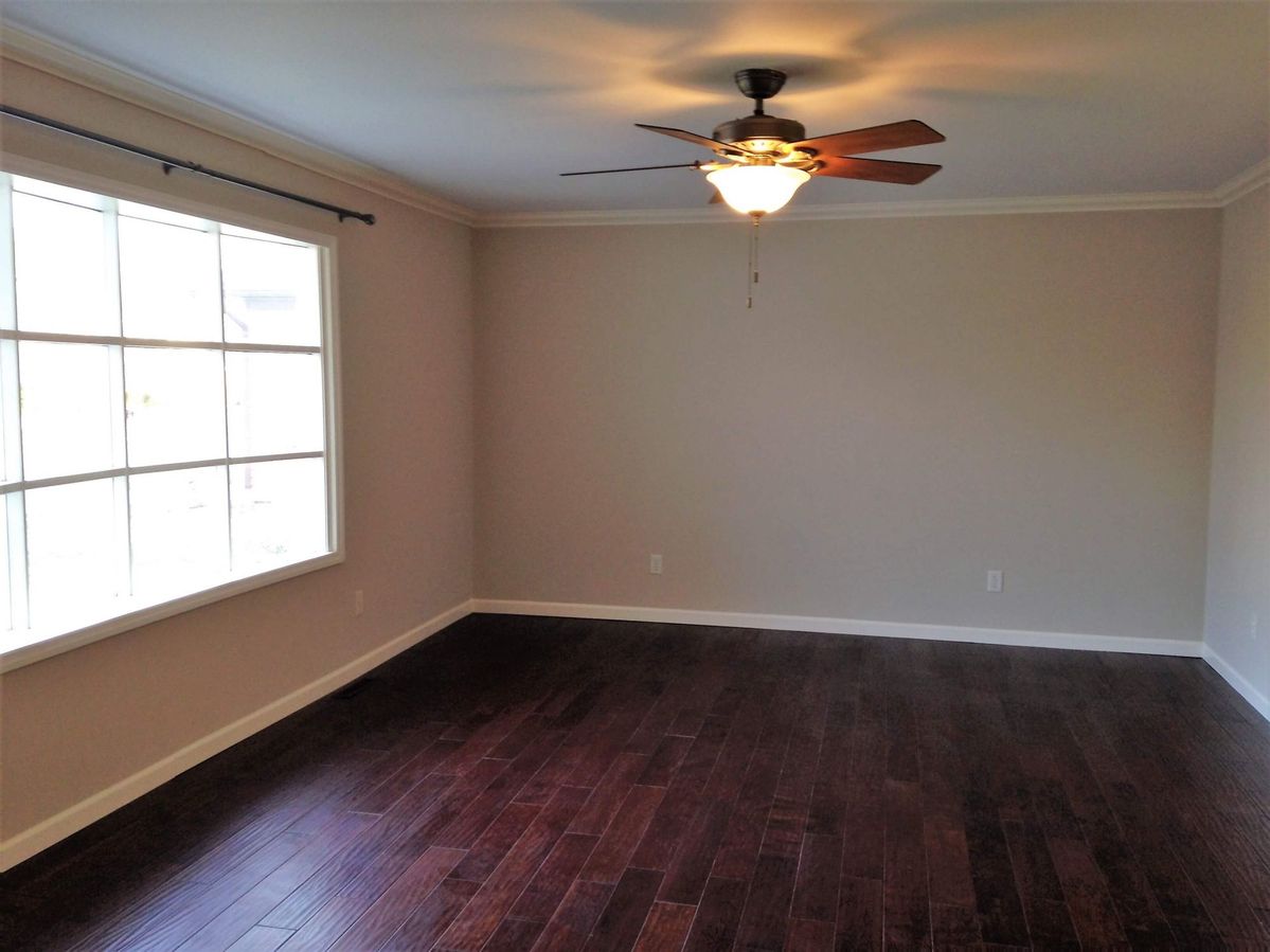 1811-Sadler-Living-Room-with-Window 1