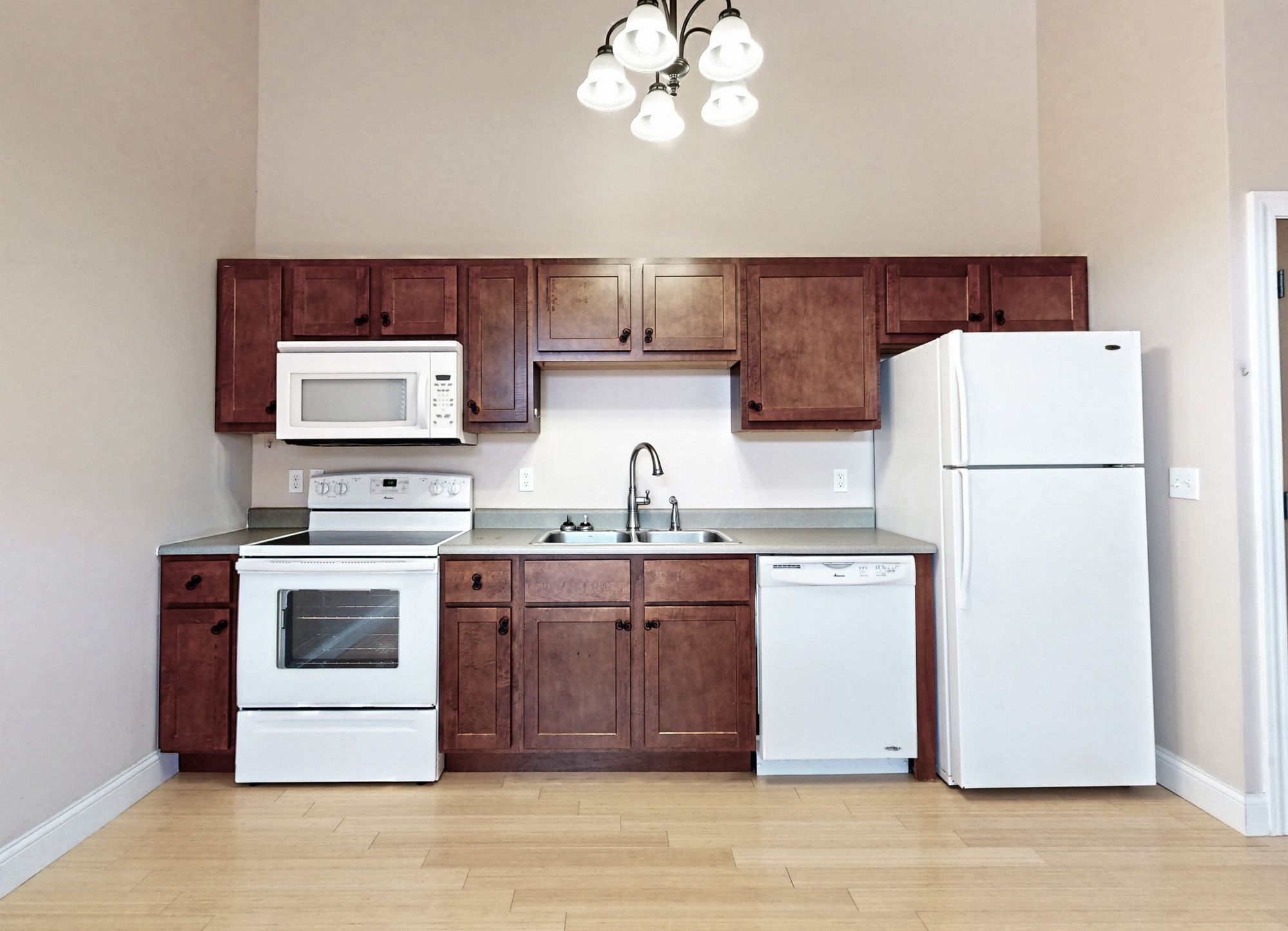 11-E-Columbia-St-Champaign-405-07072023_182139