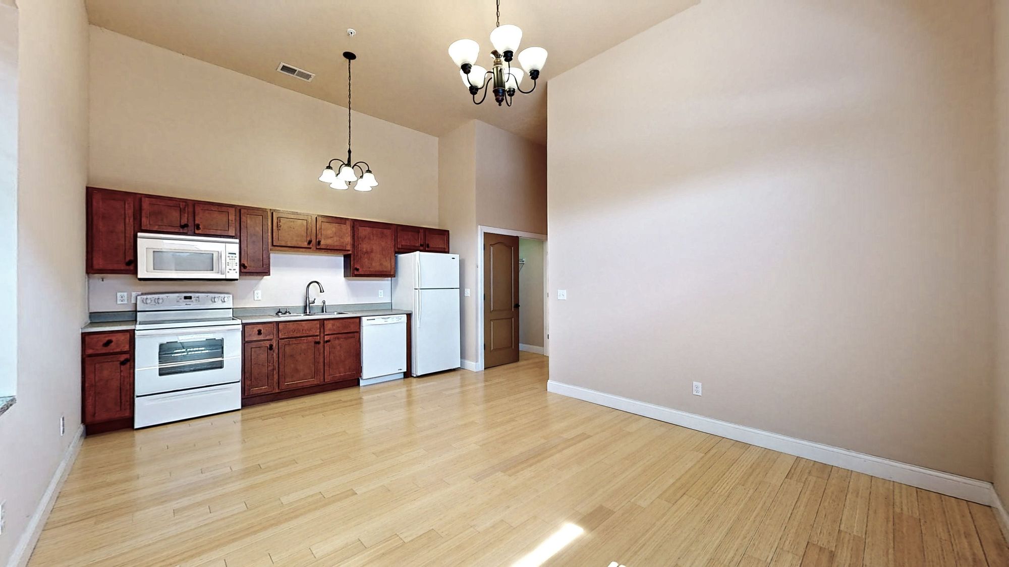 11-E-Columbia-St-Champaign-405-07072023_182218